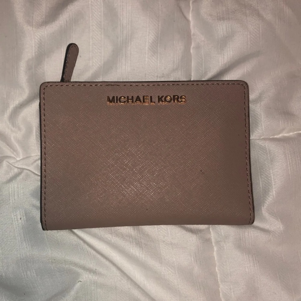 Michael Kors Small Wallet (Authentic)